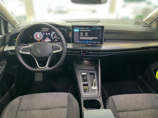 Fahrzeugabbildung Volkswagen Golf 1.5 eTSI DSG Life KESSY GJR LED APP-CONNECT