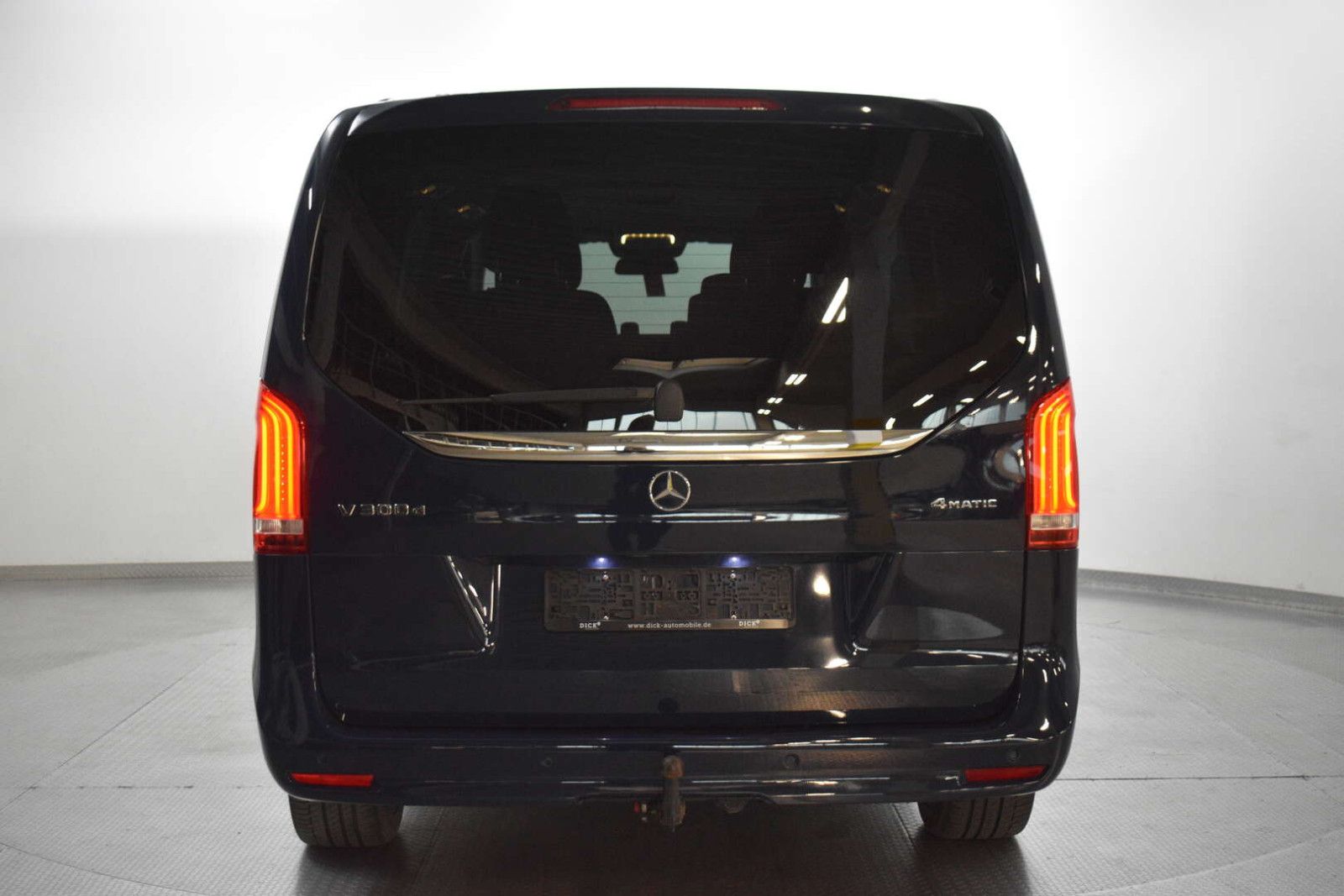 Fahrzeugabbildung Mercedes-Benz V300d 4Mat Edit Extralang AMG 19"+NIGHT+AHK+LED+