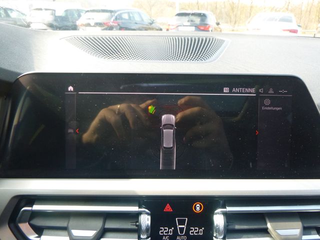Fahrzeugabbildung BMW 320d Touring >HeadUp/AHK/LED/PANO/PDC/SHZ<