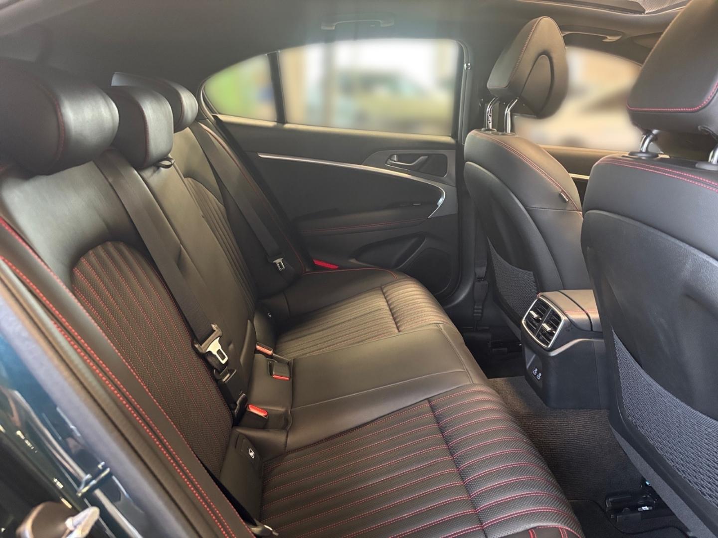 Genesis G70 Shooting Brake 2.2 D Sport RWD (DPF) Leder L