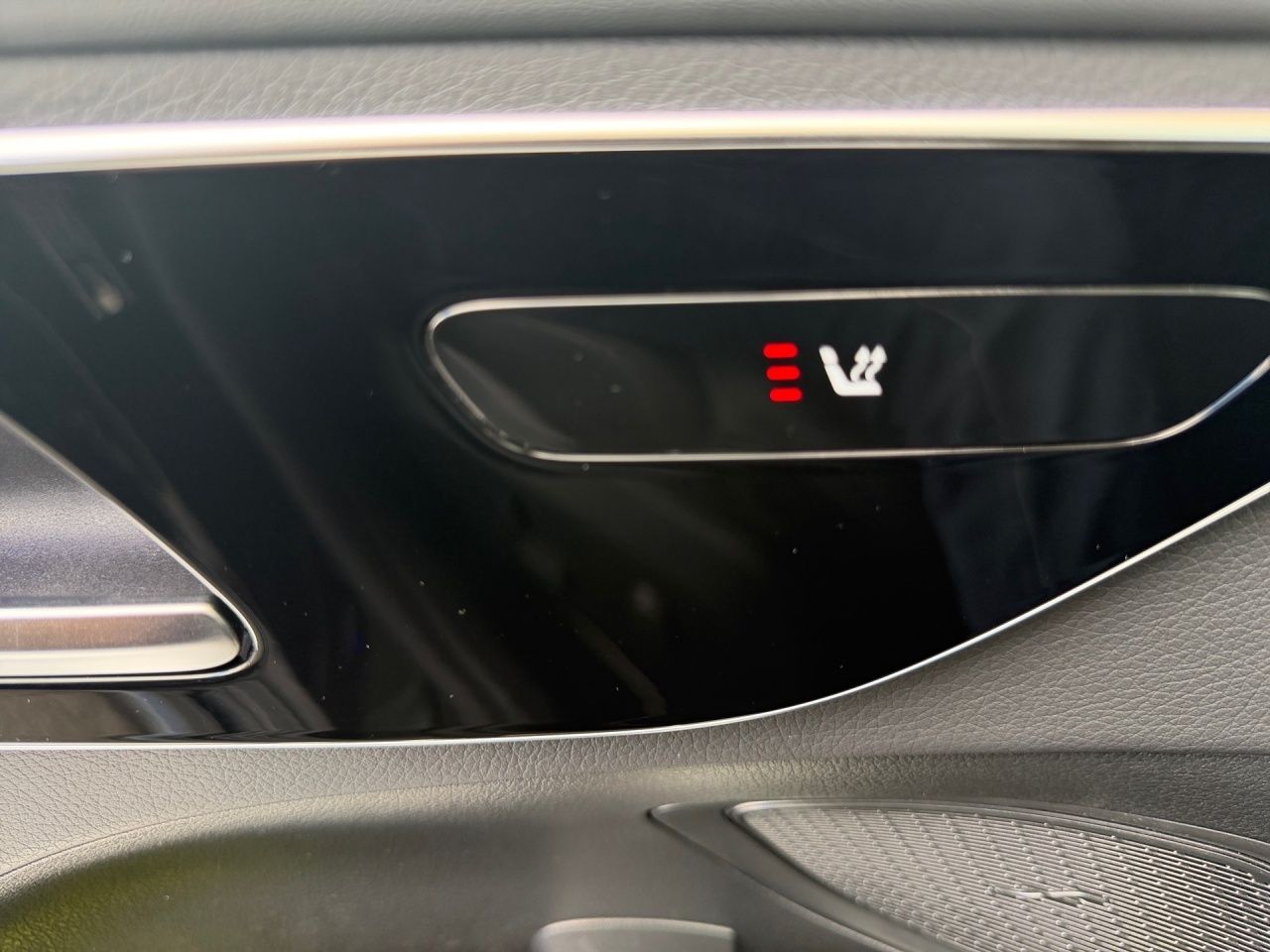 Fahrzeugabbildung Mercedes-Benz C 180 T AMG+NIGHT+KOMFORT-PLUS+LENKRADHEIZ+19''+