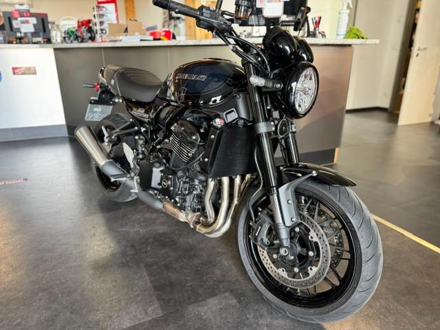 Kawasaki Z900 RS Black Ball Edition