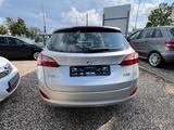 Hyundai i30 cw blue Trend - Hyundai i30: Blue
