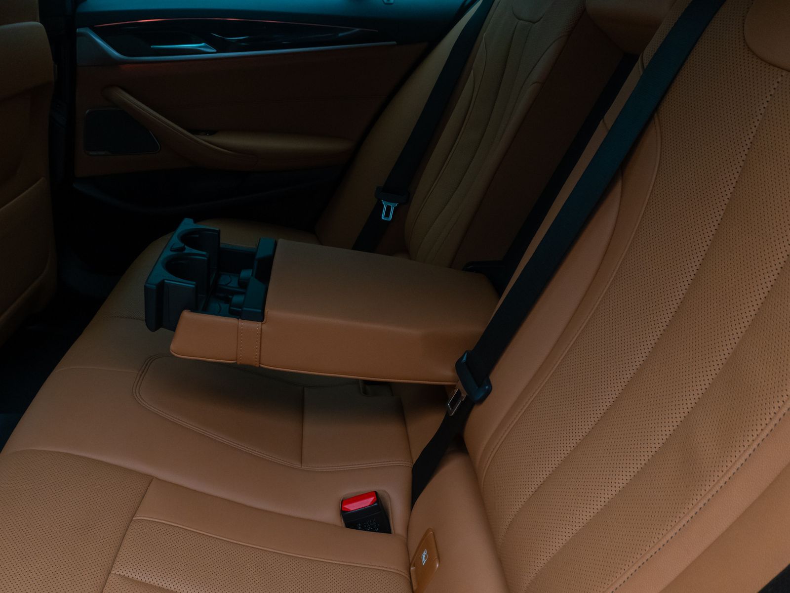 Fahrzeugabbildung BMW 530d M Sport Kamera DAB Laser Komfort H/K HUD 19