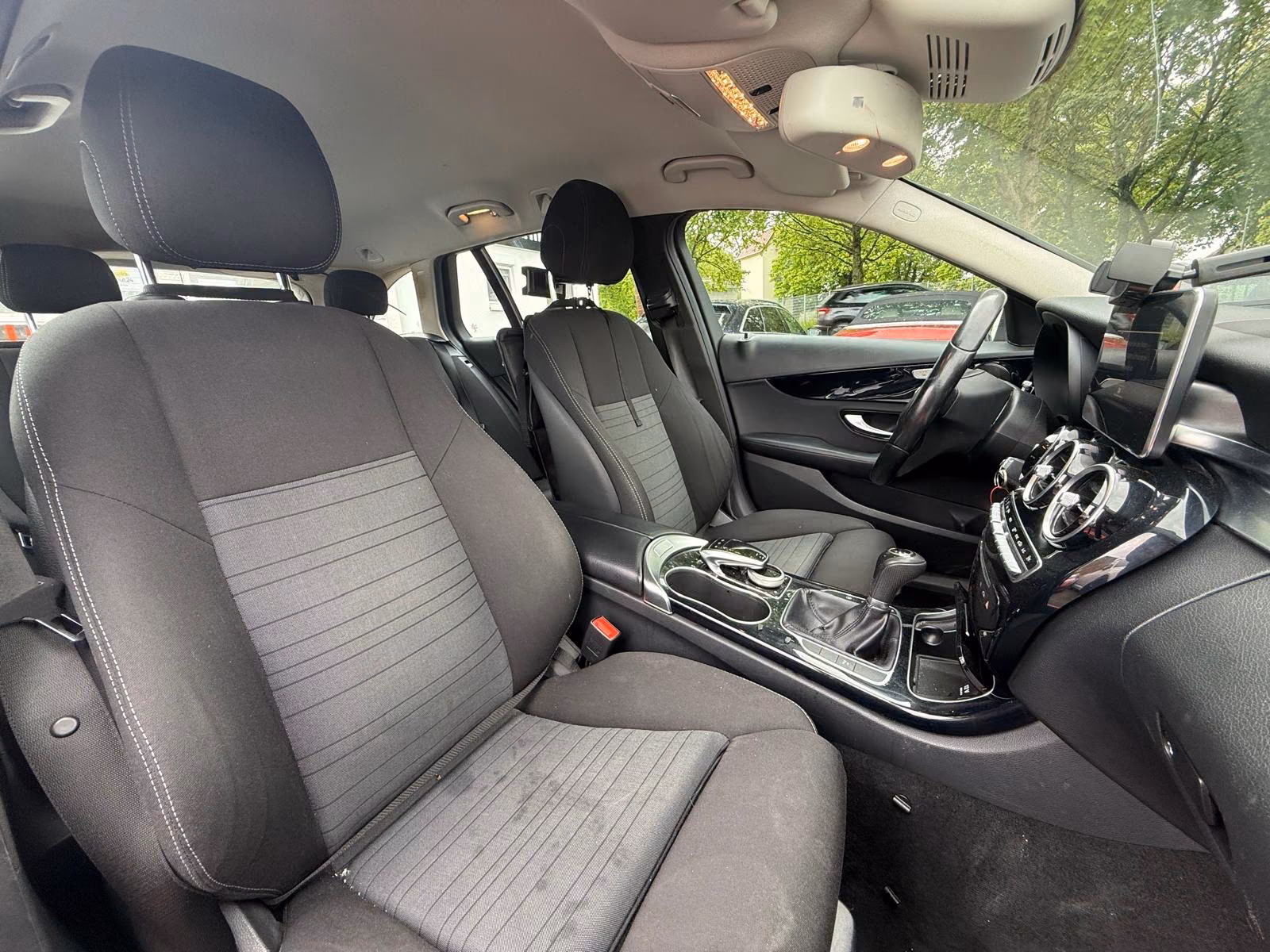 Mercedes-Benz C200 2015 — photo 26
