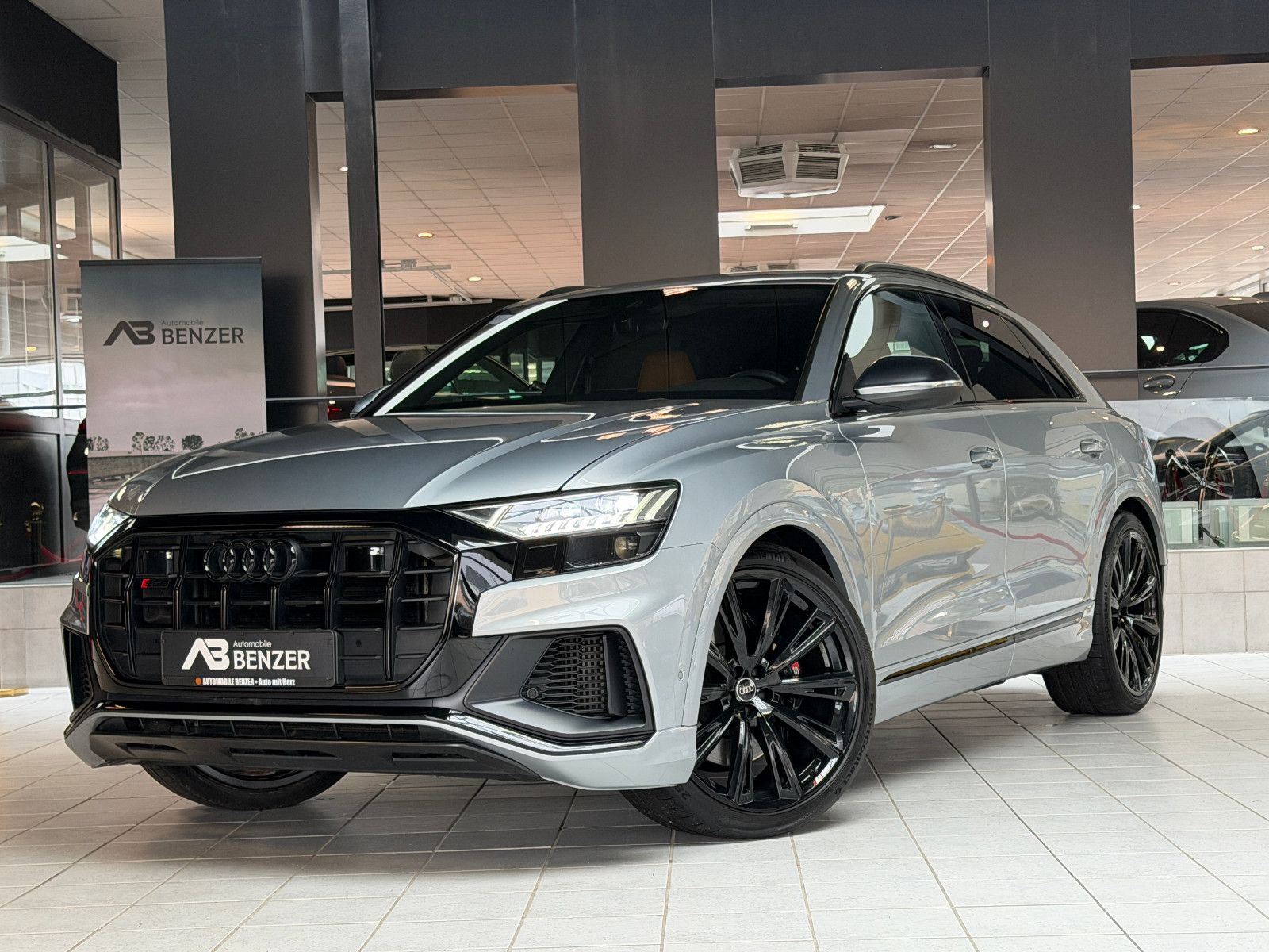 Fahrzeugabbildung Audi SQ8 4.0 TFSI quattro/EXCLUSIVE/ALCANTARA/BLACK