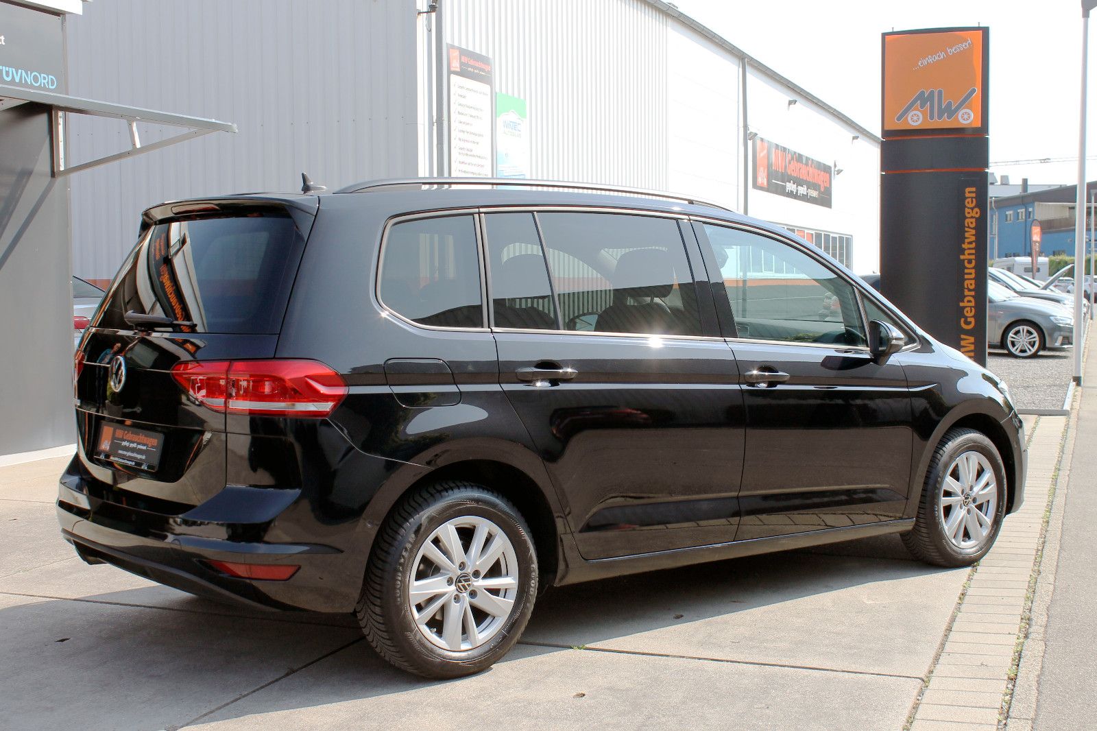 Fahrzeugabbildung Volkswagen Touran Comfortline 2.0TDI 7-Stz. ACC PDC SHZ BT