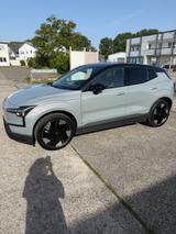 Volvo EX30 Twin Motor Performance AWD Plus Plus - Volvo EX30: Plus