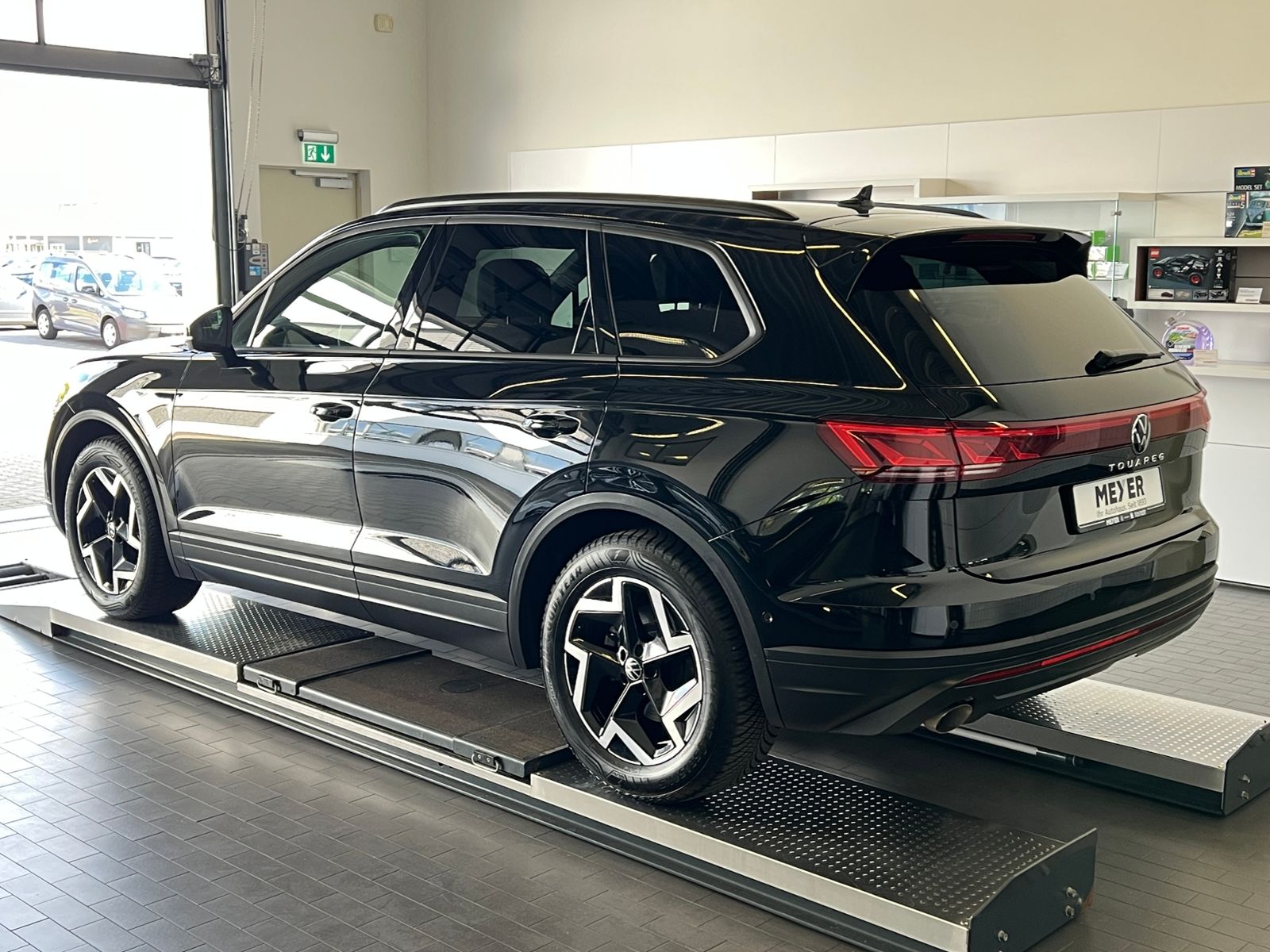 Fahrzeugabbildung Volkswagen Touareg 3.0 TDI 4MOTION *AHK, Luft, Leder, ACC,