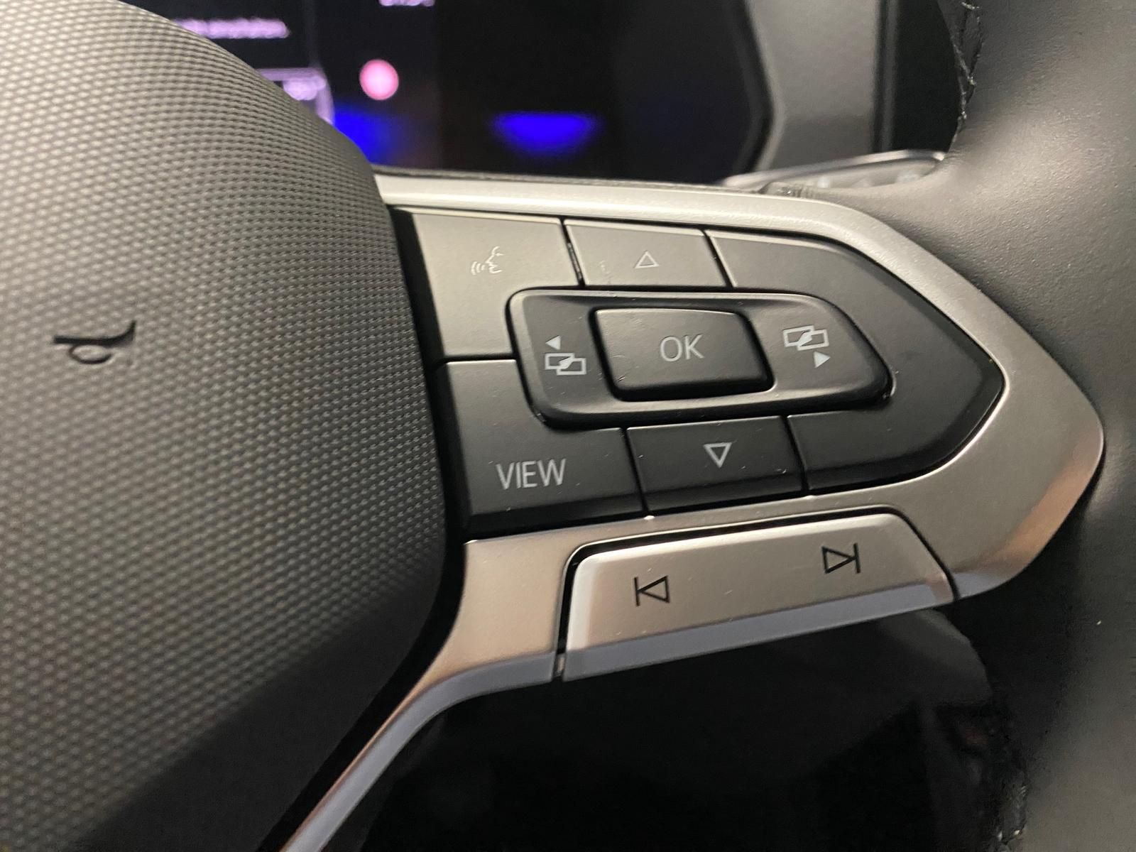 Fahrzeugabbildung Volkswagen T-Cross 1.0 TSI Life+APP+ACC+TOTWINKEL+KAMERA+++