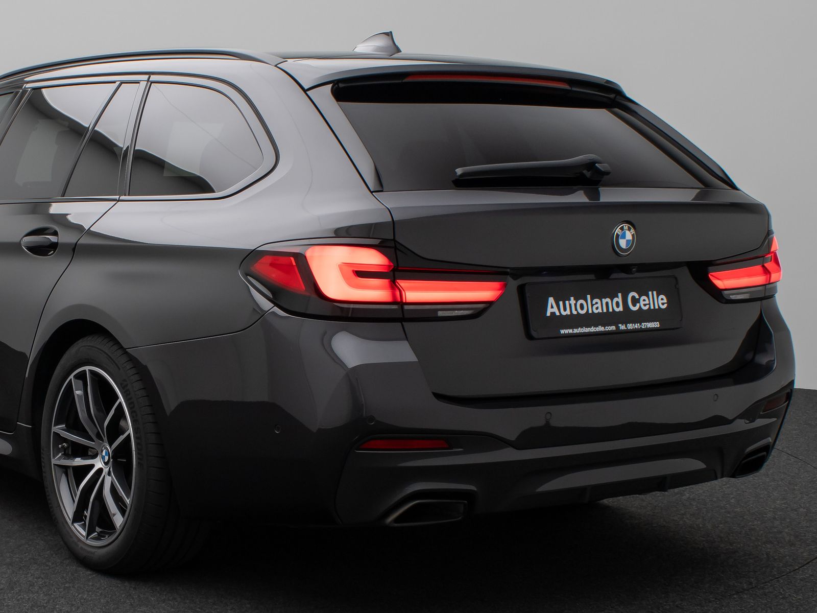 Fahrzeugabbildung BMW 520d xD M Sport Panorama Kamera DAB AHK Alarm