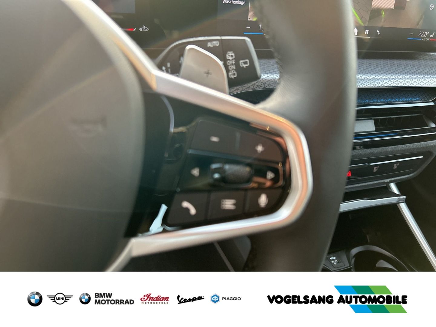 Fahrzeugabbildung BMW 318 iTouring,M Sport,HIFI,SurroundView,DrivingAs