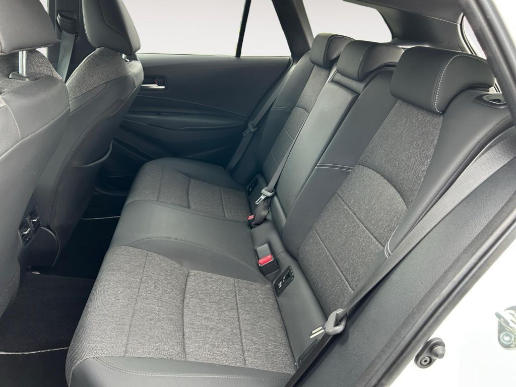 Fahrzeugabbildung Toyota Corolla 1.8 Hybrid Touring Sports Team Deutschla