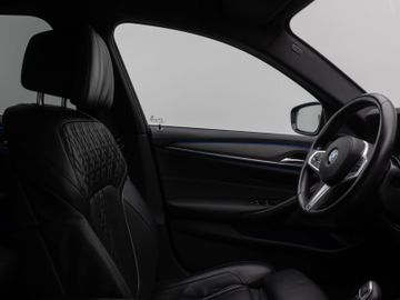 Fahrzeugabbildung BMW 530d Tour Luxury HUD ACC H/K AHK Komfortsitz 20"