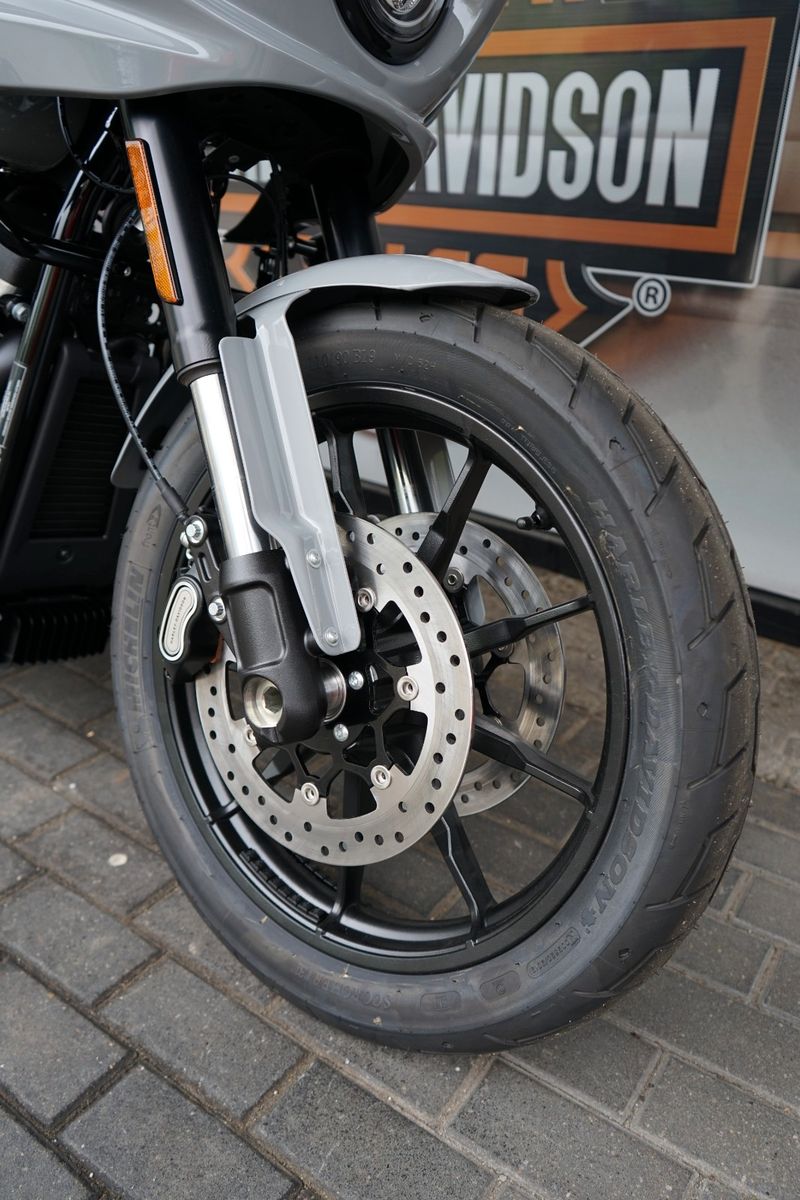 Fahrzeugabbildung Harley-Davidson Low Rider ST FXLRS 2025 117cui High Output Motor