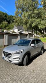 Hyundai TUCSON 2.0CRDi Intro Edition Allrad Automati... - Hyundai TUCSON: Intro Edition