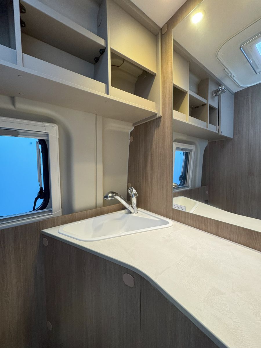 Fahrzeugabbildung Carado CV 600 Entry - 5.702€ Sparen!