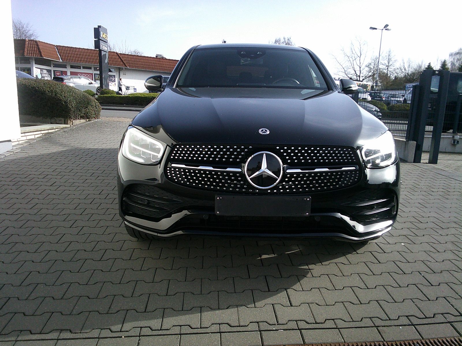 Fahrzeugabbildung Mercedes-Benz GLC 300 de 4Matic Coupe AMG Line / Night Paket
