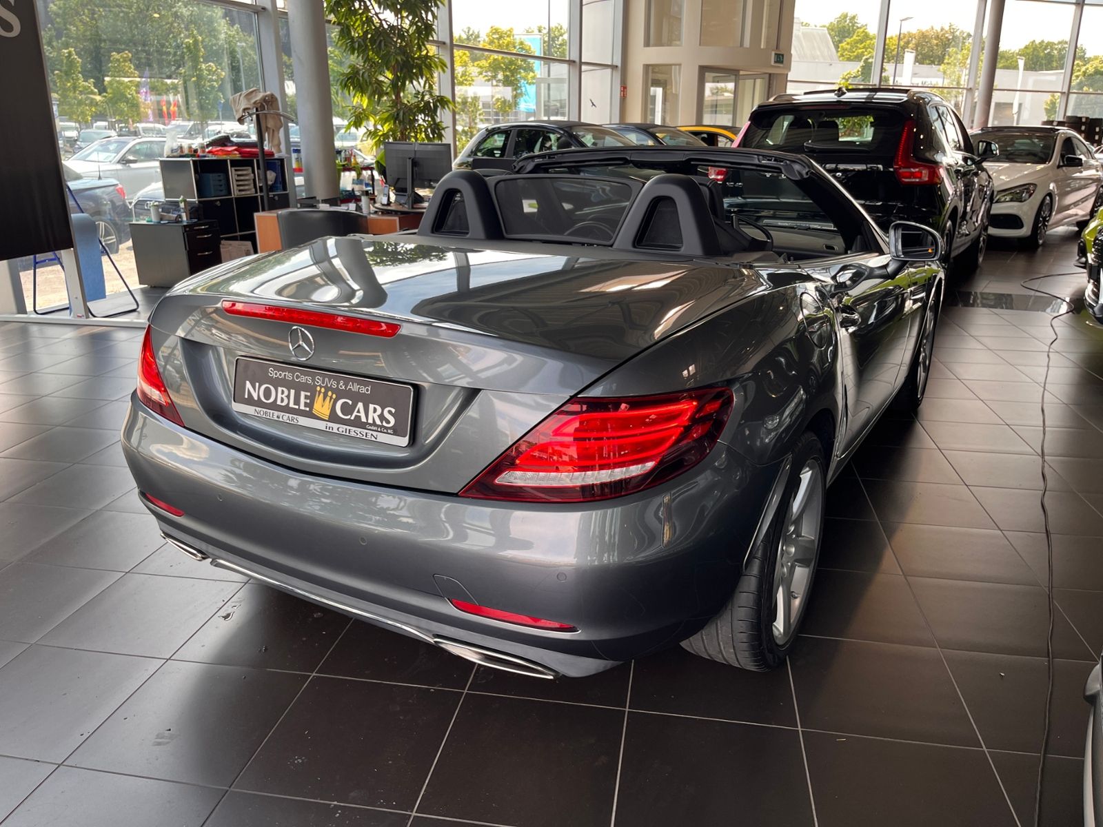 Fahrzeugabbildung Mercedes-Benz SLC 200 LEDER NAVI ALU