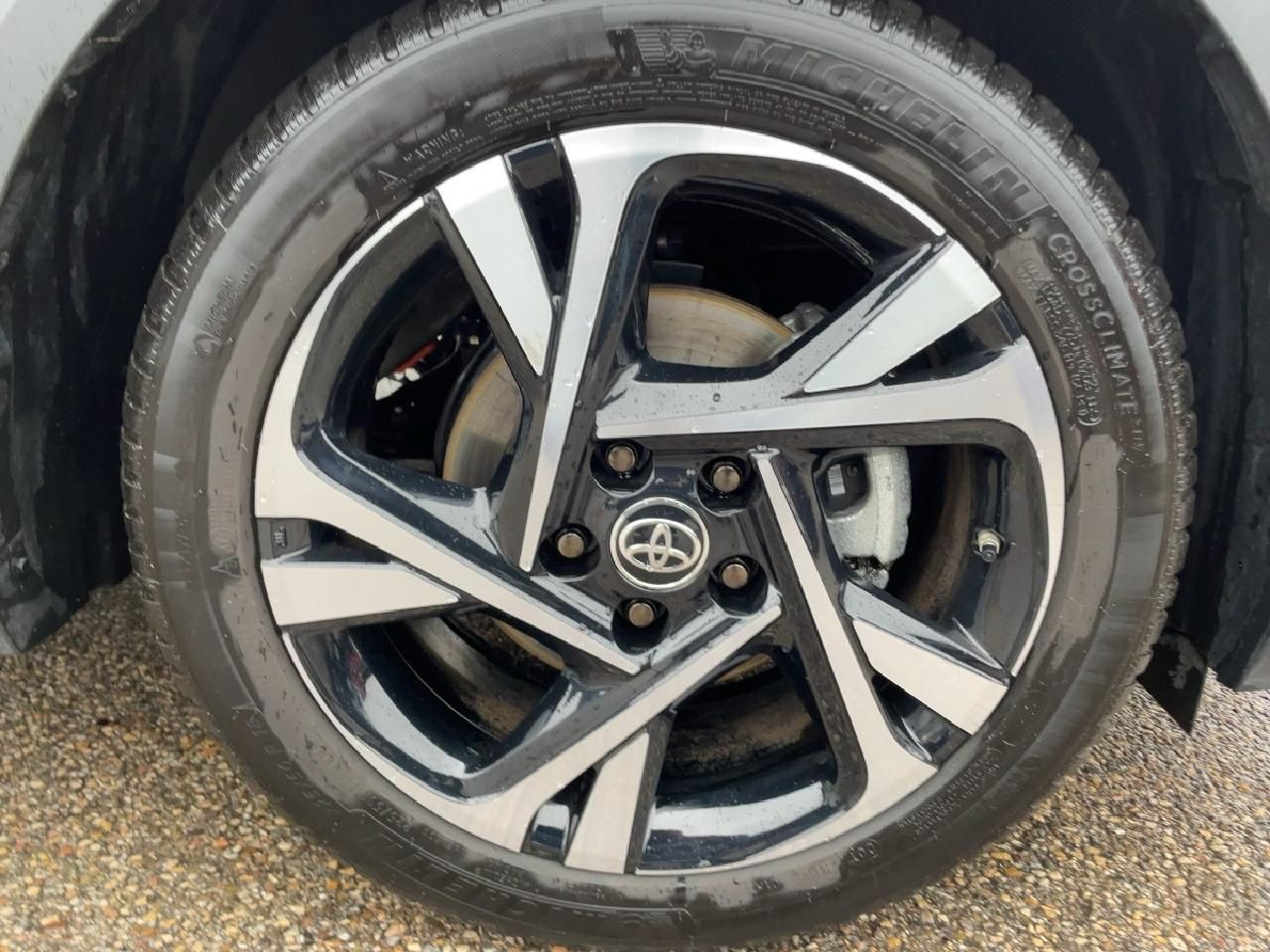 Fahrzeugabbildung Toyota C-HR 2.0 Hybrid Team D + AHK
