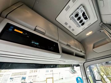Fahrzeugabbildung Ford F-Max 500 Truck-Styling Alcoa LED Standklima