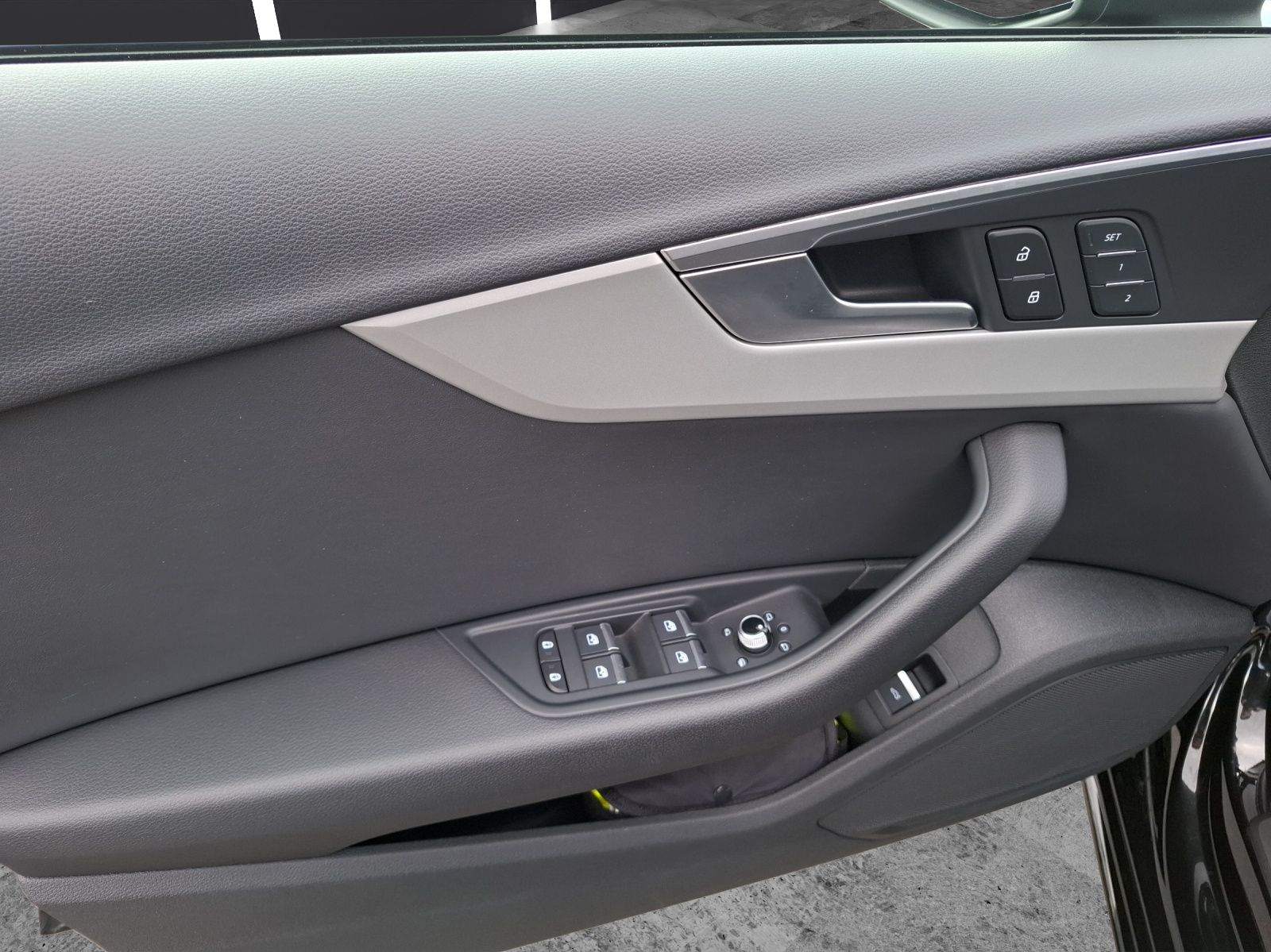 Fahrzeugabbildung Audi A4 Avant 40 TDI advanced S-tronic Navi AVC ACC P