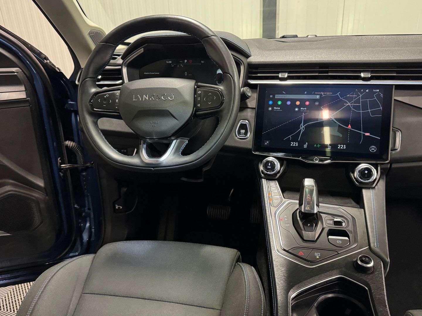 Lynk&Co 01 1.5 Plug-in Hybrid SOH 95% | Pano | Navi | ka imagem 3