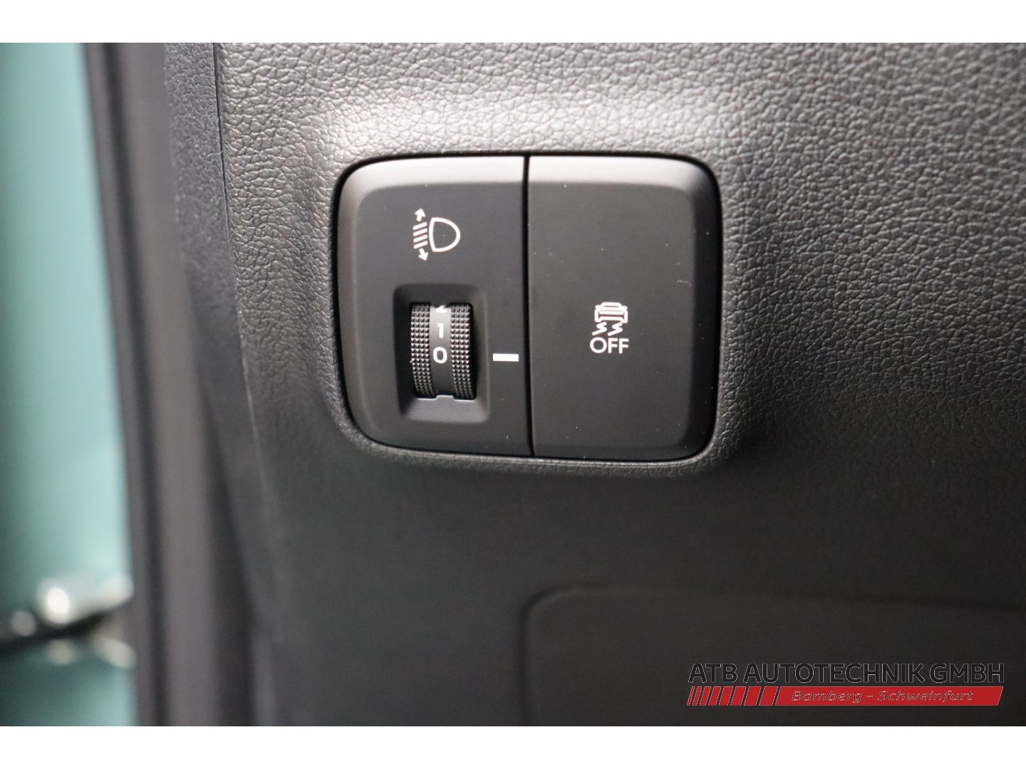 Fahrzeugabbildung Hyundai i10 Select MY25 1.0 Benzin 63 PS 5-MT 2WD Navi A