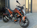 KTM Duke 125 *Neuwertig, Top Zubehör, 224km* - KTM DUKE 125