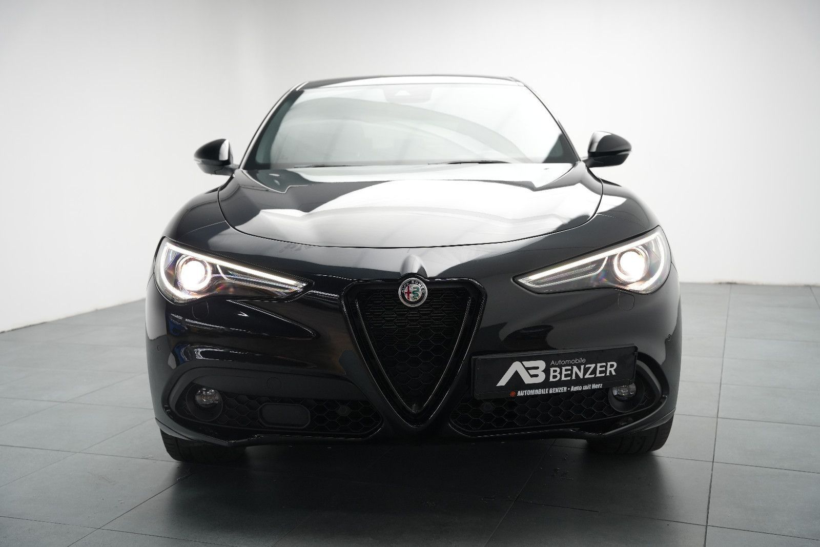 Fahrzeugabbildung Alfa Romeo Stelvio Veloce *Kamera*Leder*Memory*AllBlack