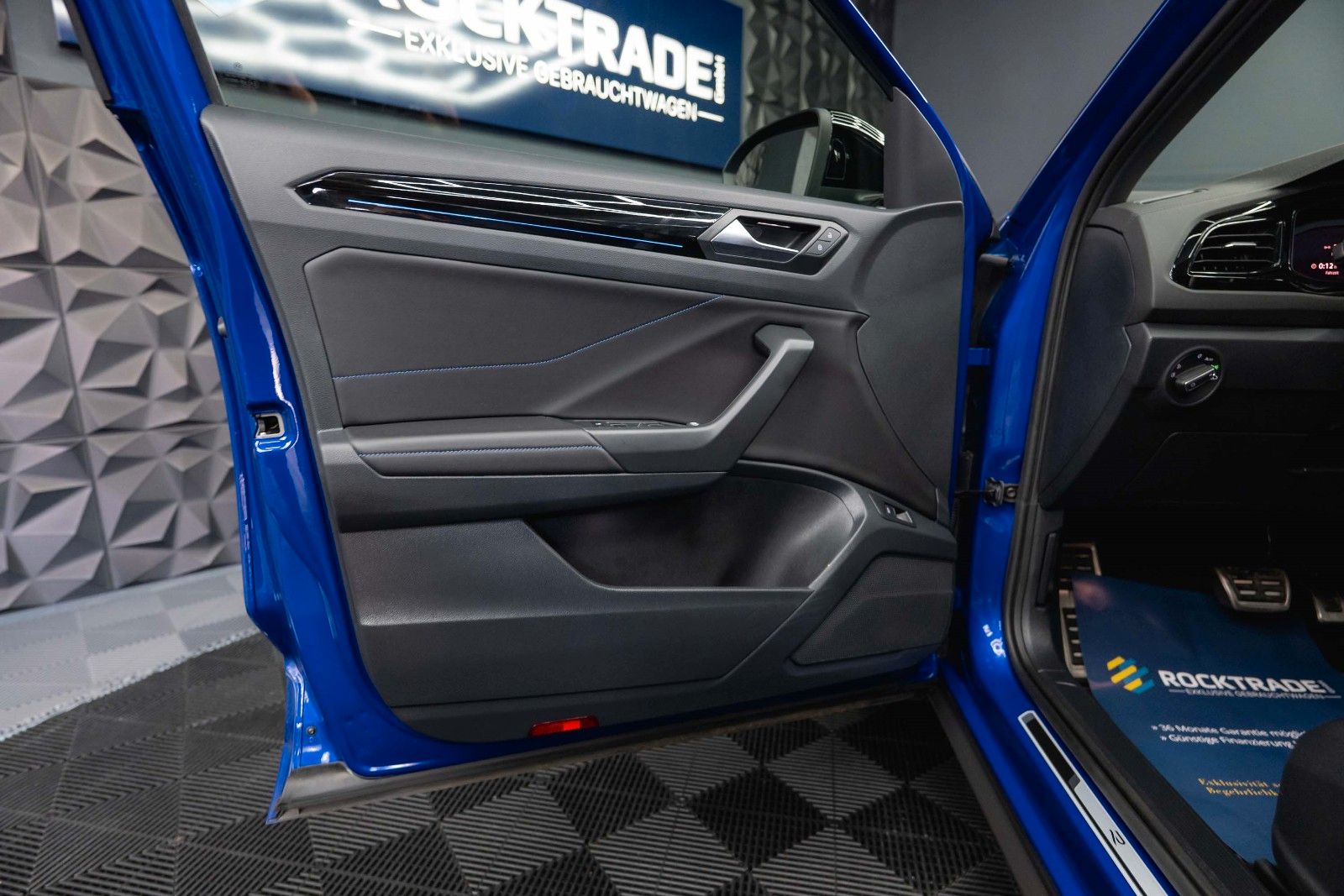 Fahrzeugabbildung Volkswagen T-Roc R 4Motion Black Design *ACC*Matrix*DAB+*
