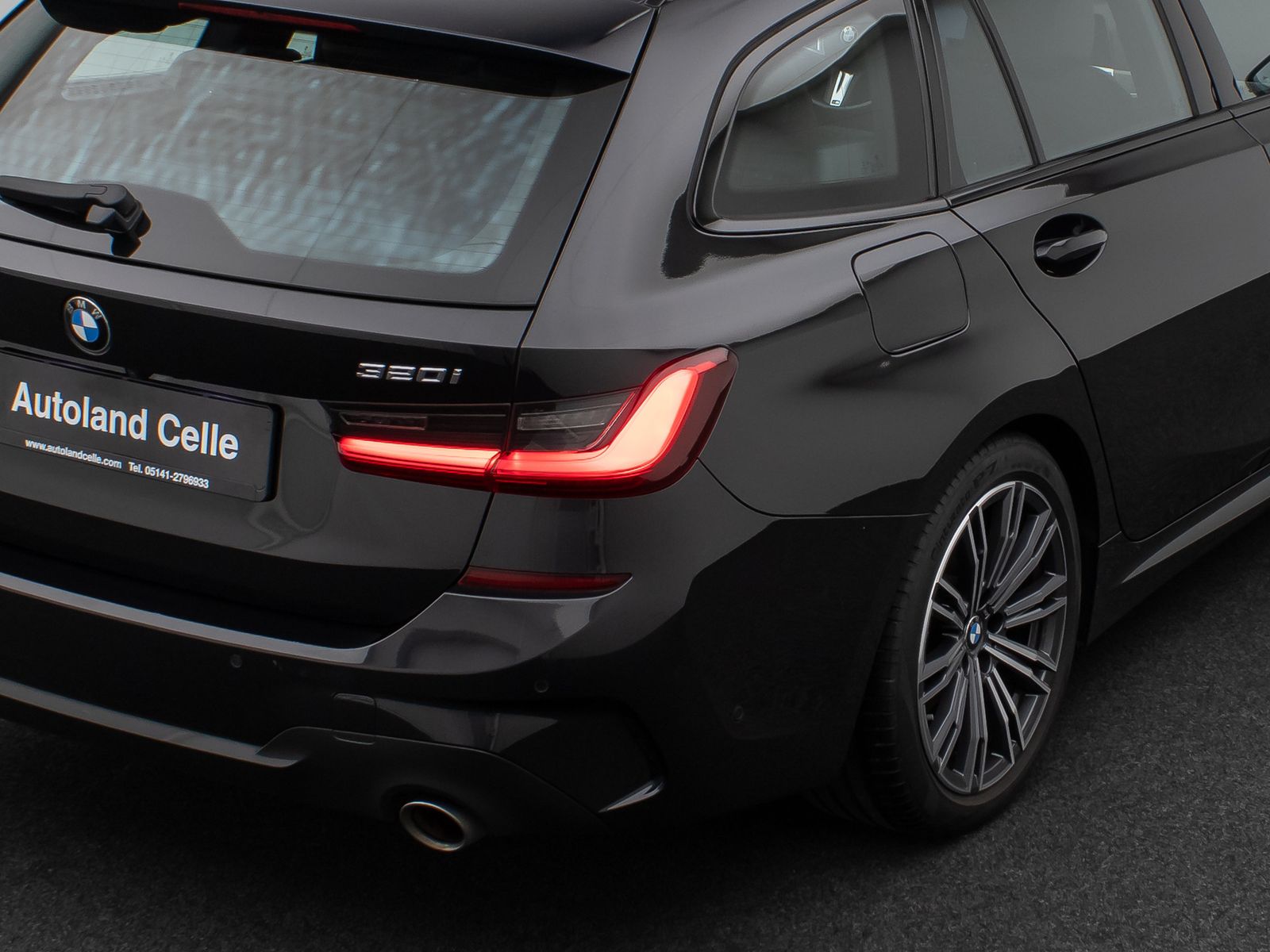 Fahrzeugabbildung BMW 320i M Sport Panorama Kamera Laser HiFi Komfort