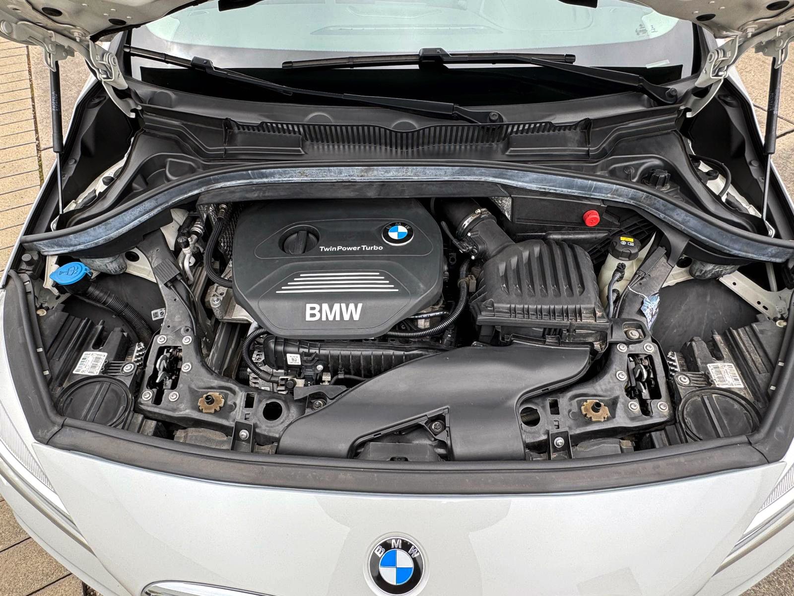 Fahrzeugabbildung BMW 218i Active Tourer Aut. Sport-Line LED KAM PANO