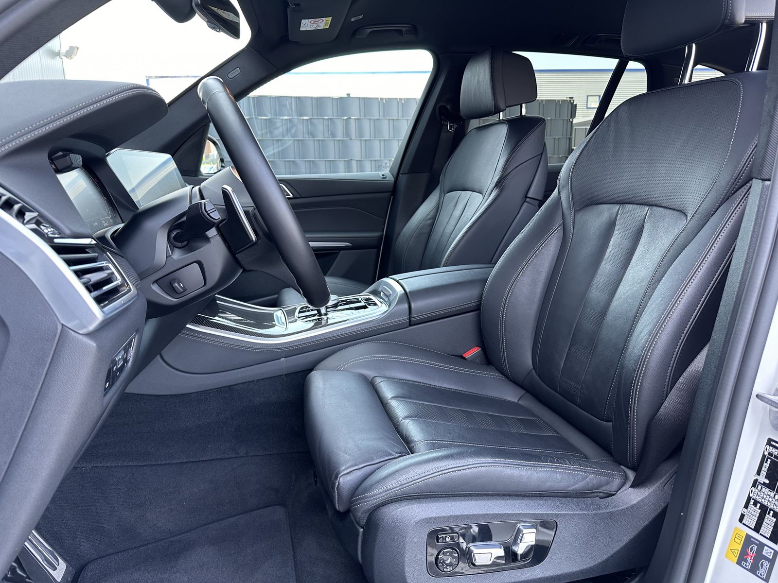 Fahrzeugabbildung BMW X5 xDrive45e M-Sport NAV+LASER+AHK+ACC+360°+22ZO