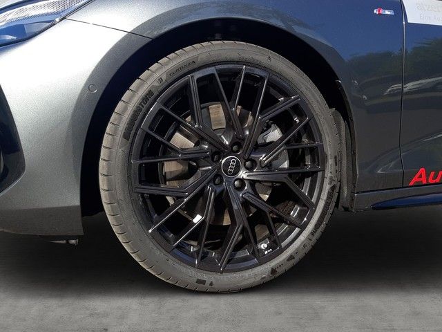 Fahrzeugabbildung Audi A6 Avant S line TDI quattro Luftfed Pano Matrix