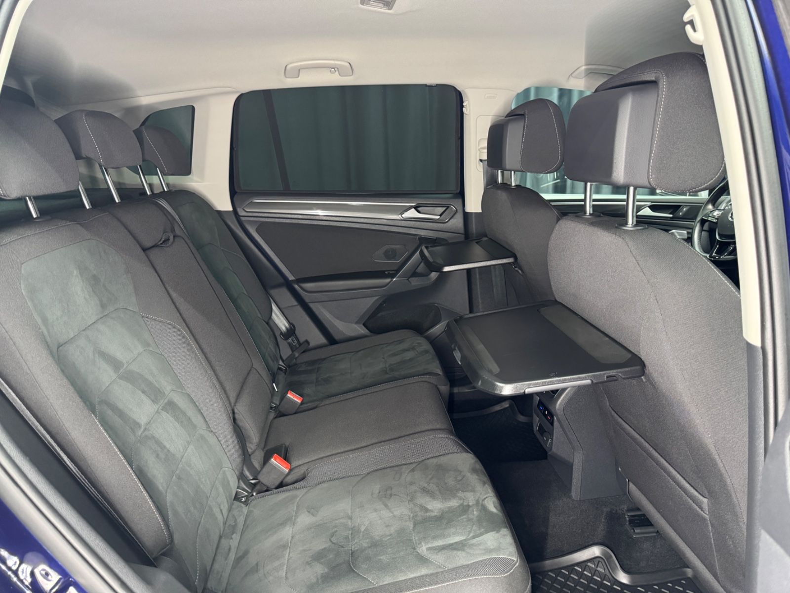 Fahrzeugabbildung Volkswagen Tiguan Highline 4Motion|MASSAGE|AHK|HEAD-UP|DSG|