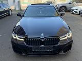 BMW M550 i xDrive~FACELIFT~H&K~LASER~SOFTCLOSE~APPLE - gebrauchte BMW M550 aus dem Jahr 2021