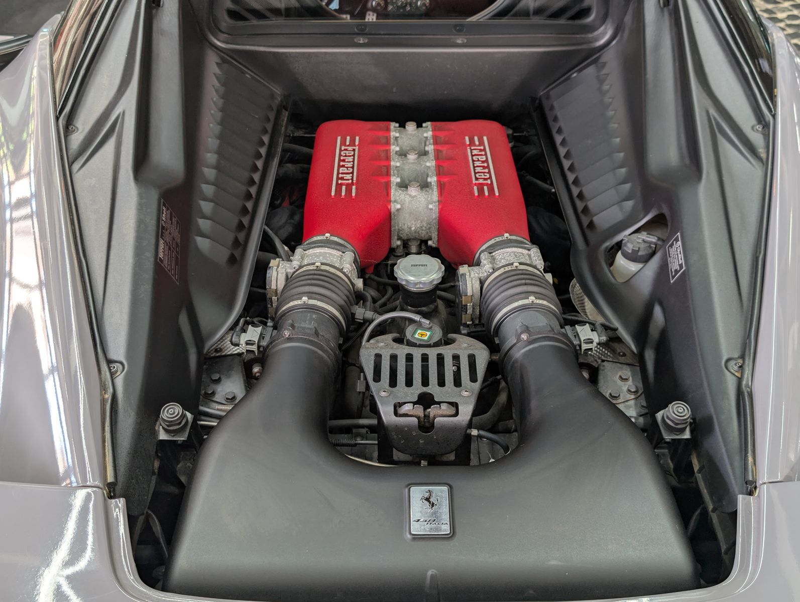 Fahrzeugabbildung Ferrari 458 Italia Racing Seats Carbon CRPK F1 CAM 20"