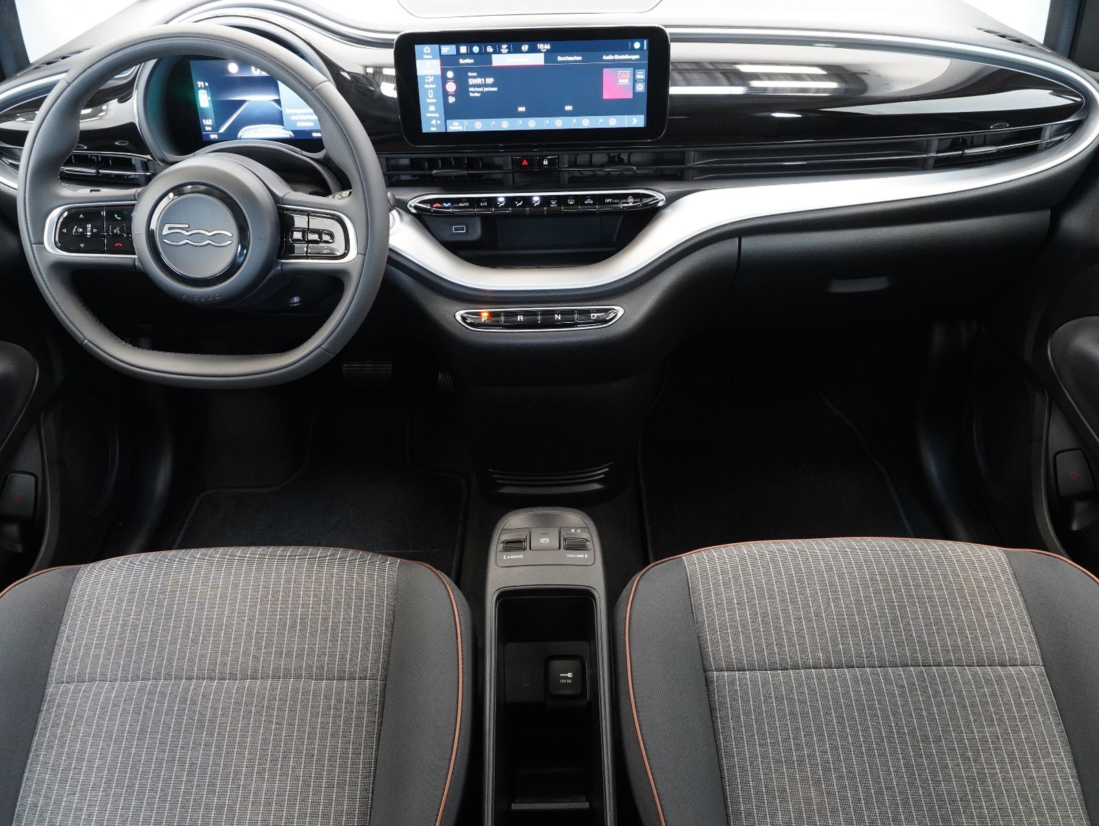 Fahrzeugabbildung Fiat 500e Icon 87KW/42kWh/DC-LADEN/CARPLAY/DAB/SOH