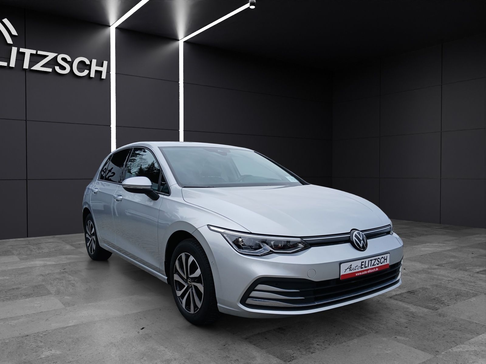 Fahrzeugabbildung Volkswagen Golf VIII TSI Active Standhzg. LEDplus Navi AID