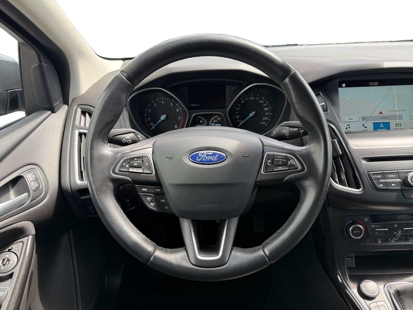 Fahrzeugabbildung Ford Focus 1.0 EcoBoost Titanium NAVI PDC