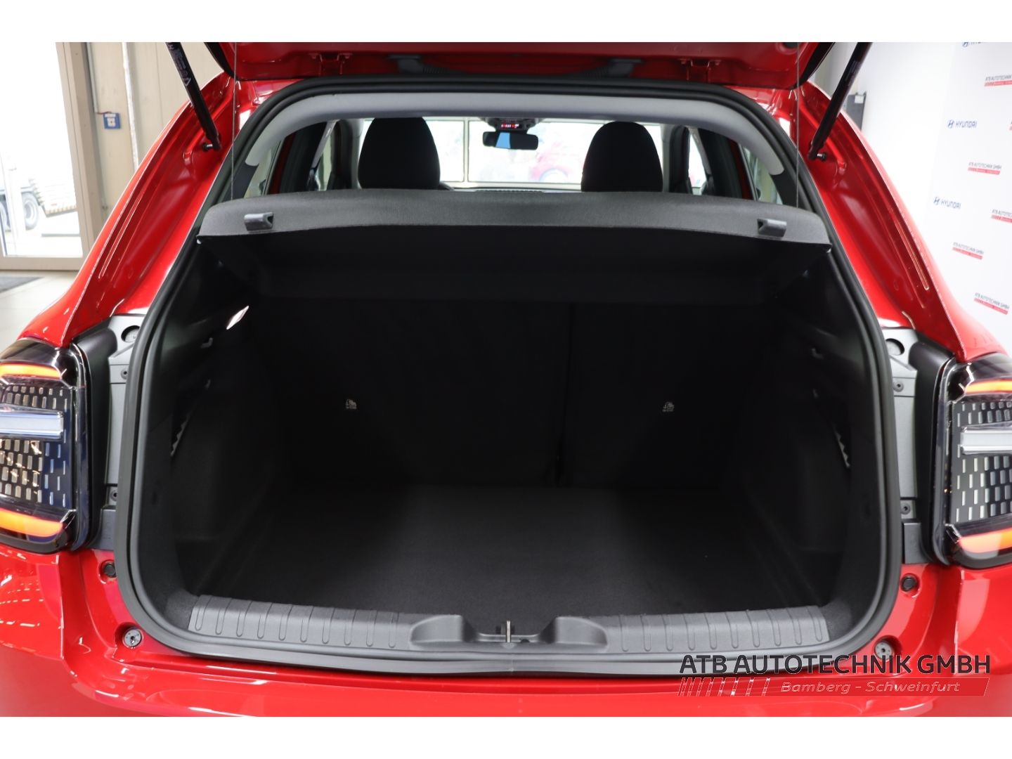 Fahrzeugabbildung Fiat 600e 54kWh Red SOH 97,1% LED Apple CarPlay Klima