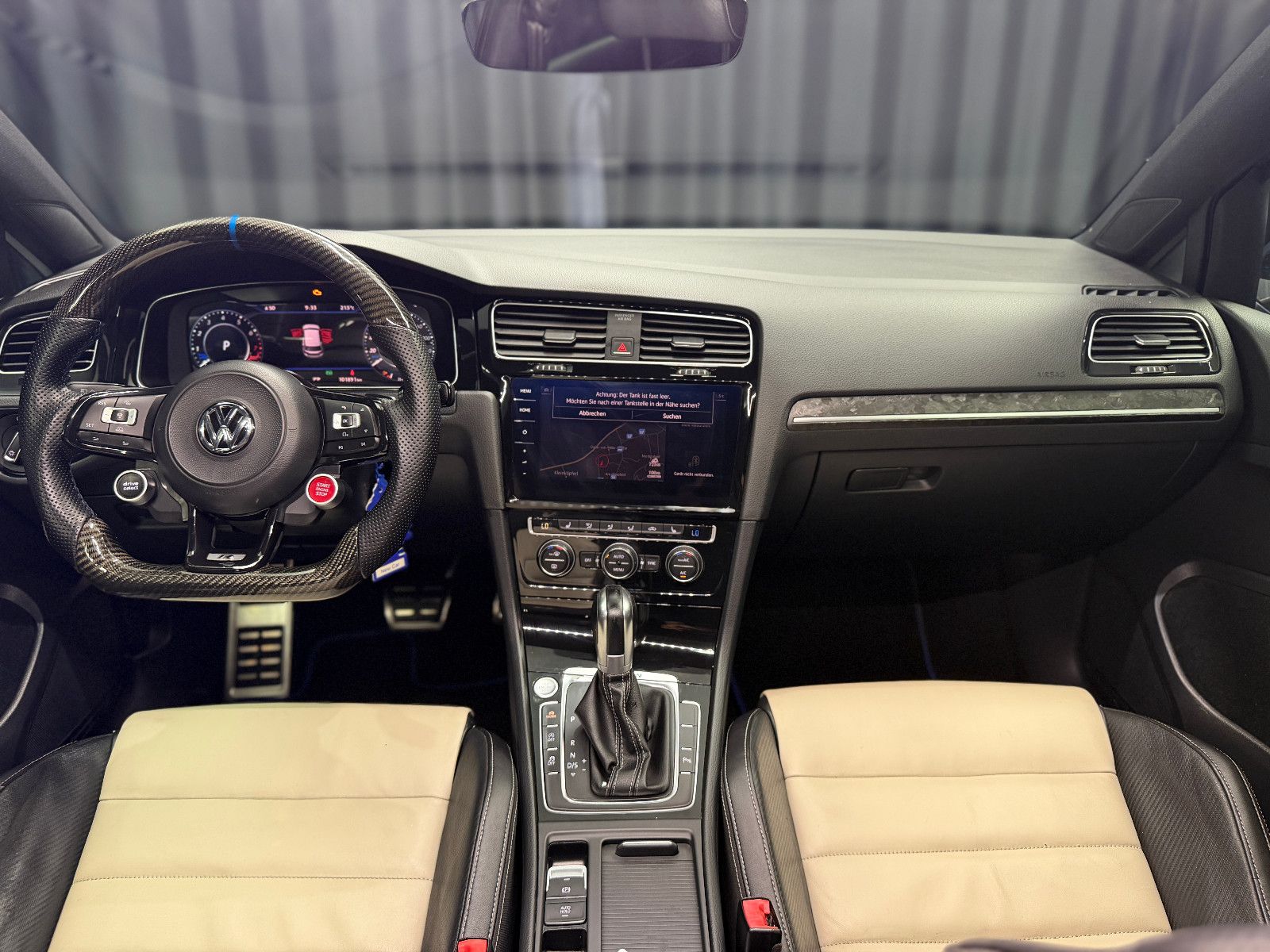 Fahrzeugabbildung Volkswagen Golf VII R 4Motion |REMUS|PANO|LEDER