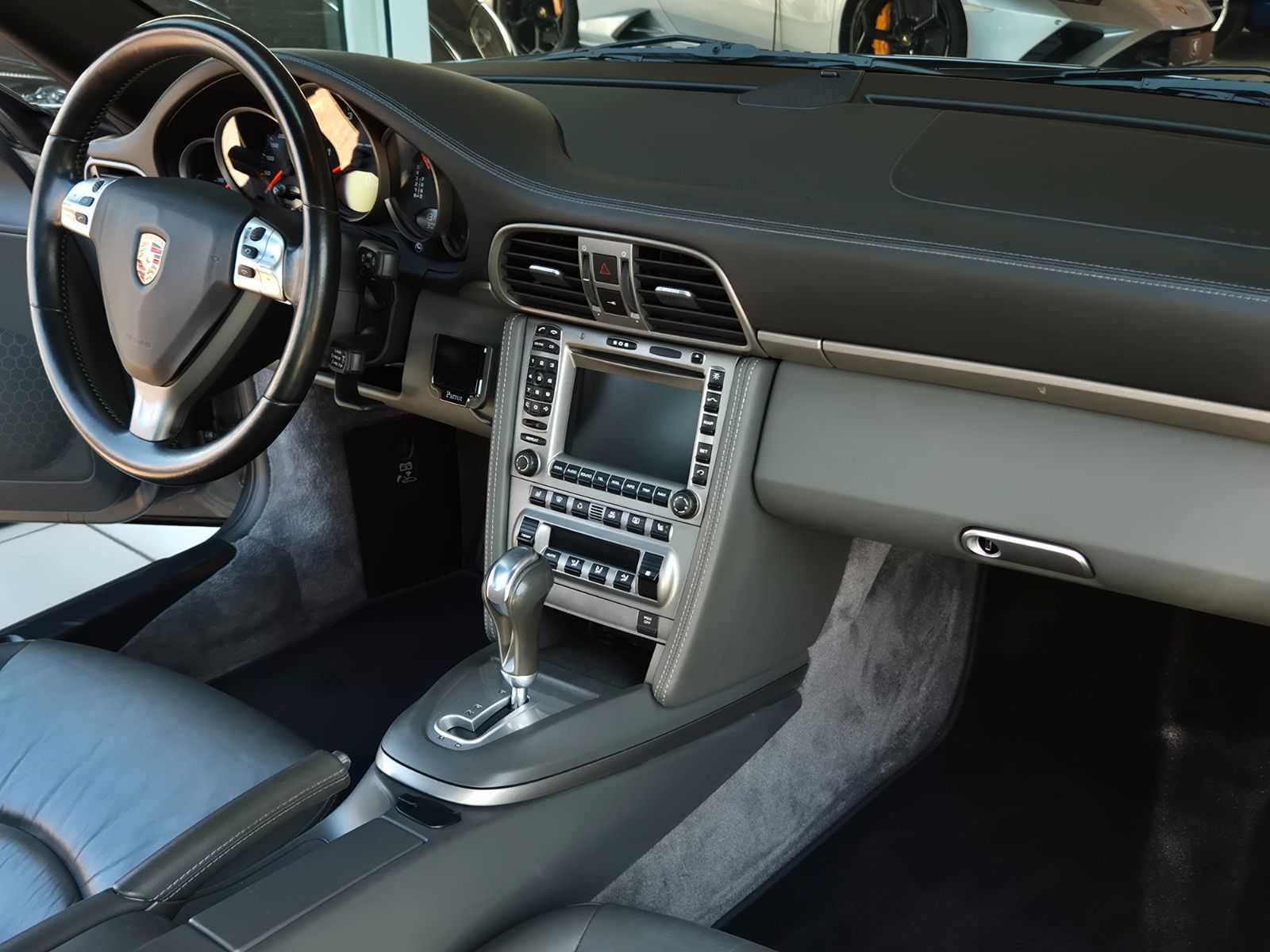 Fahrzeugabbildung Porsche 997 Carrera/Dt./Historie/Meteor Grau/Top
