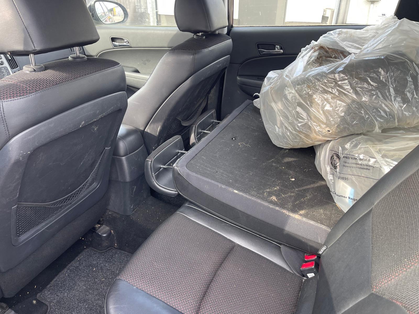 Hyundai i30 2011 — photo 10