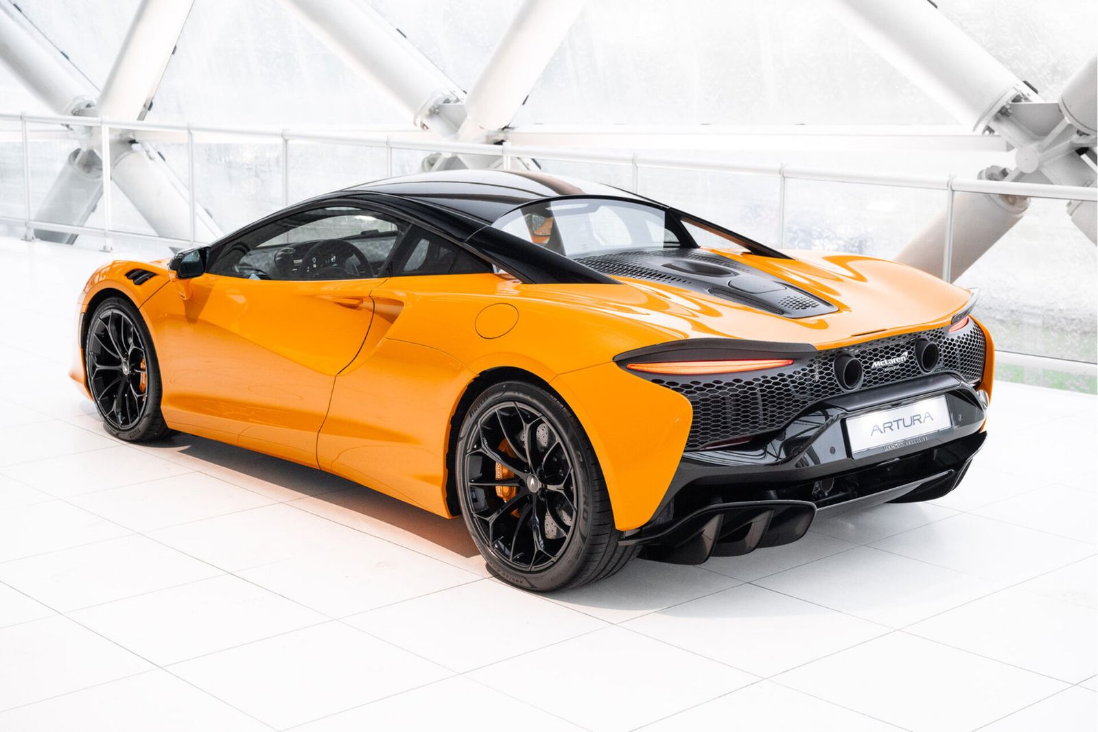 McLaren Artura 3.0 V6 Plug-in | 700pk | CF Wing | Louvre imagem 2