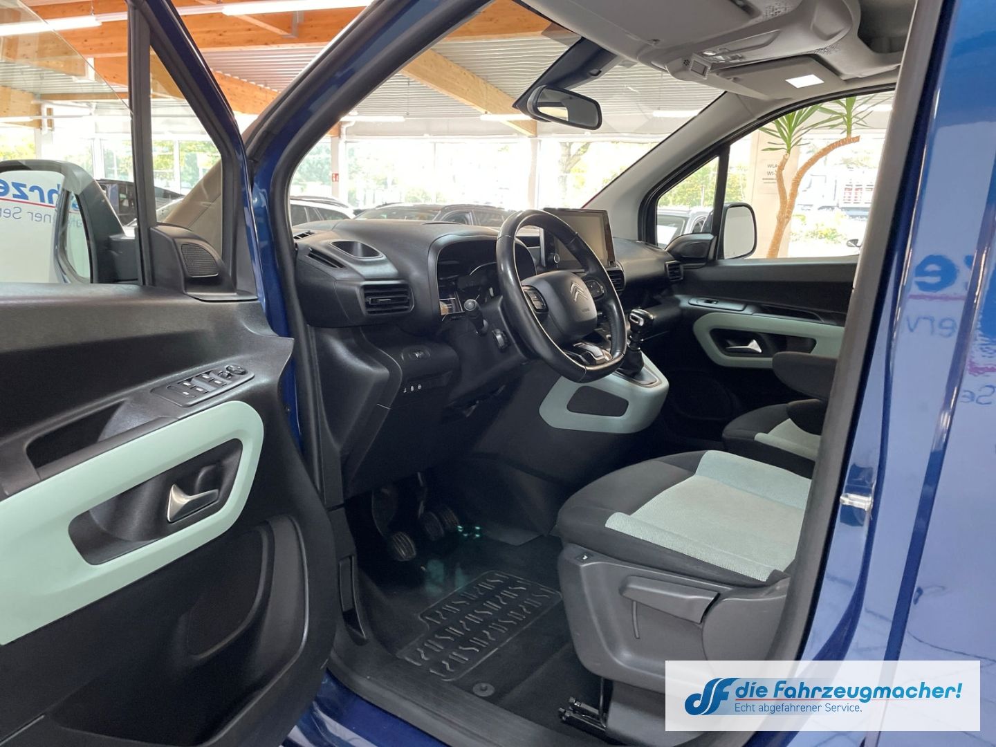 Fahrzeugabbildung Citroën Berlingo Feel M Mehrzonenklima DAB SHZ Spurhalte