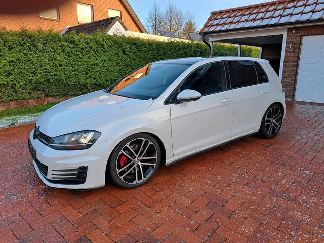 Volkswagen VW Golf 7 DSG GTD Sport Nahe zu Vollaustat...