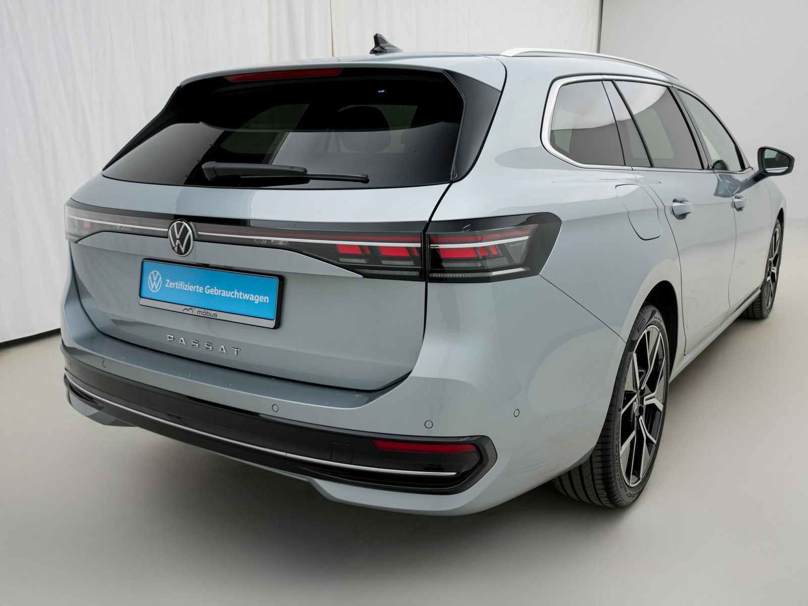 Volkswagen Passat Variant TDI Elegance RFK*HUD*PANO*LED foto 24