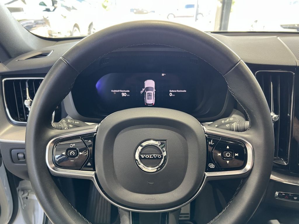 Volvo XC60 T6 R-Design Recharge AWD ACC AHK Kamera LED